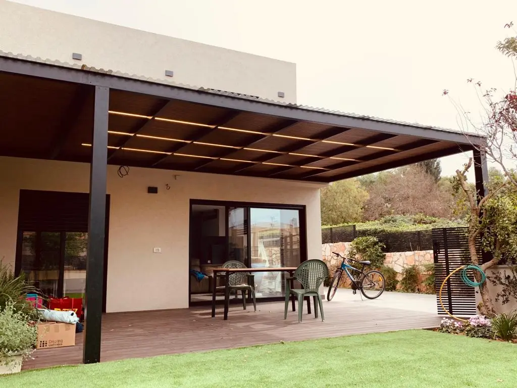 פרגולה שקופה יוקרתית