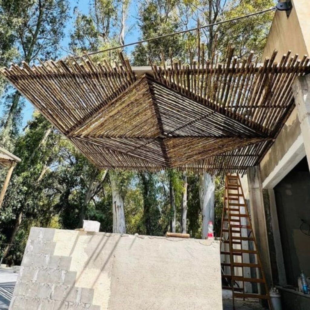 פרגולות עץ במבוק מטעם אביב פרגולות